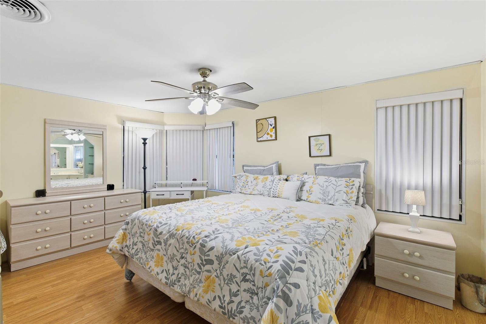 Image 15 of 73 For 521 San Clemente Circle