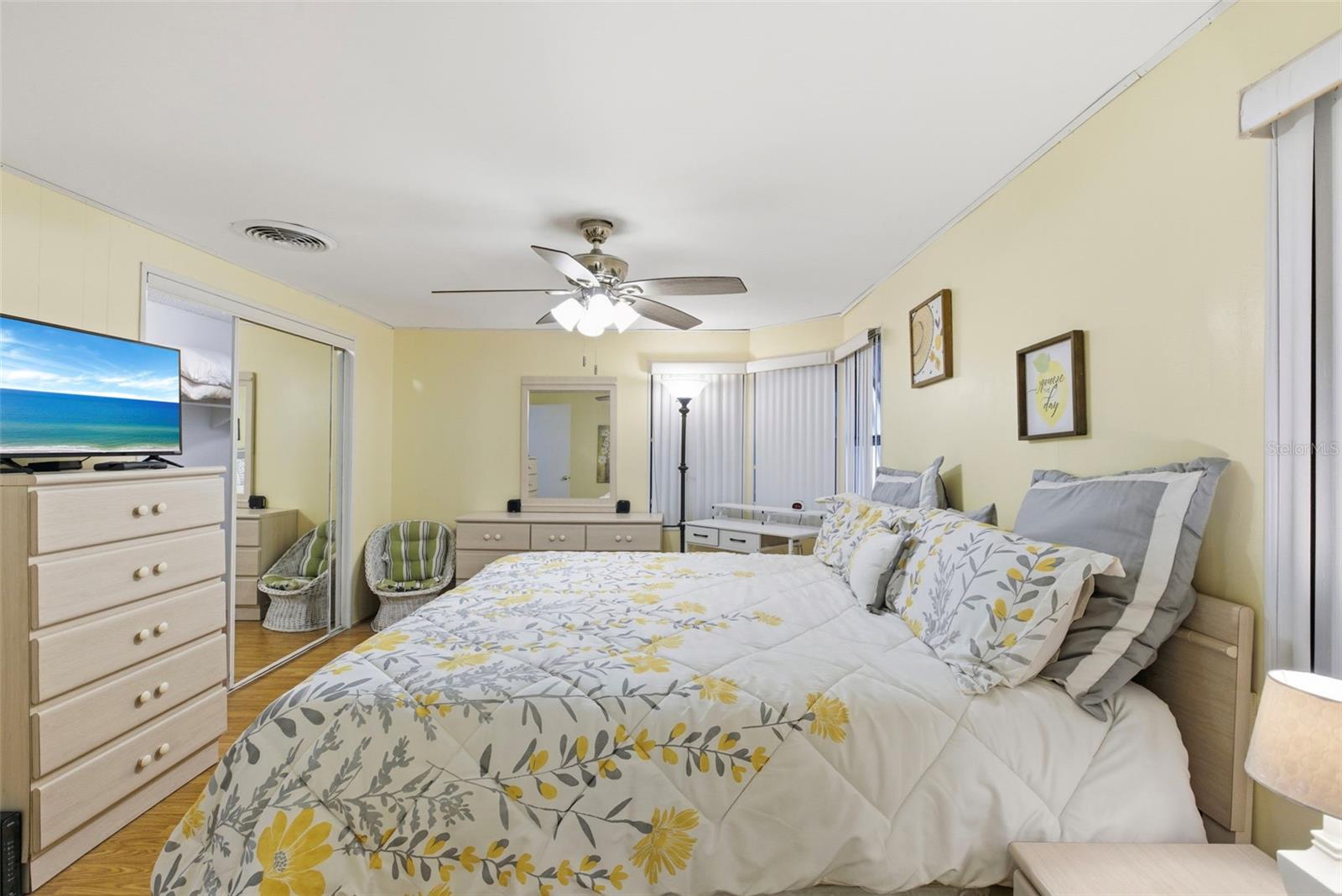 Image 17 of 73 For 521 San Clemente Circle