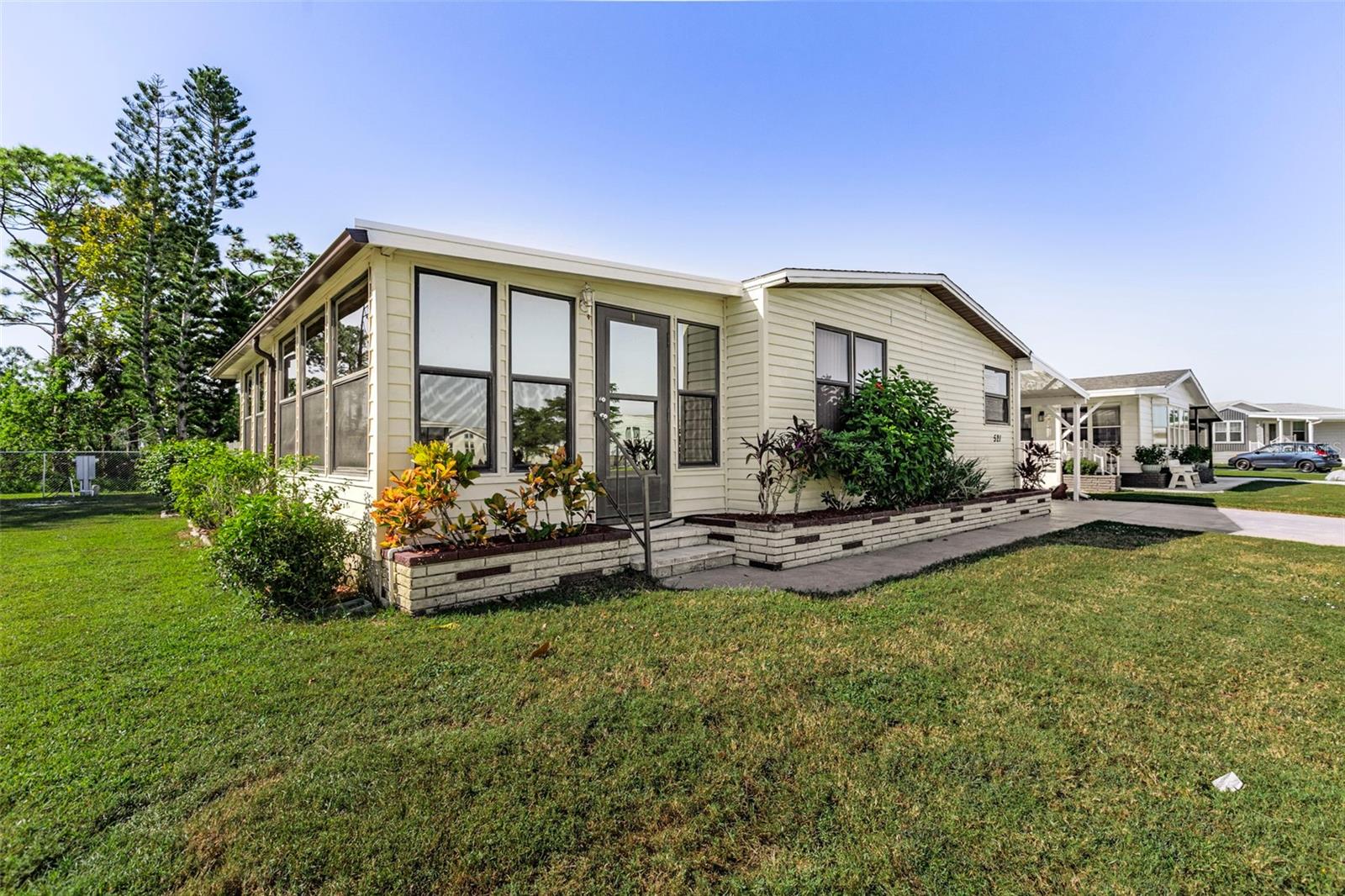 Image 3 of 73 For 521 San Clemente Circle