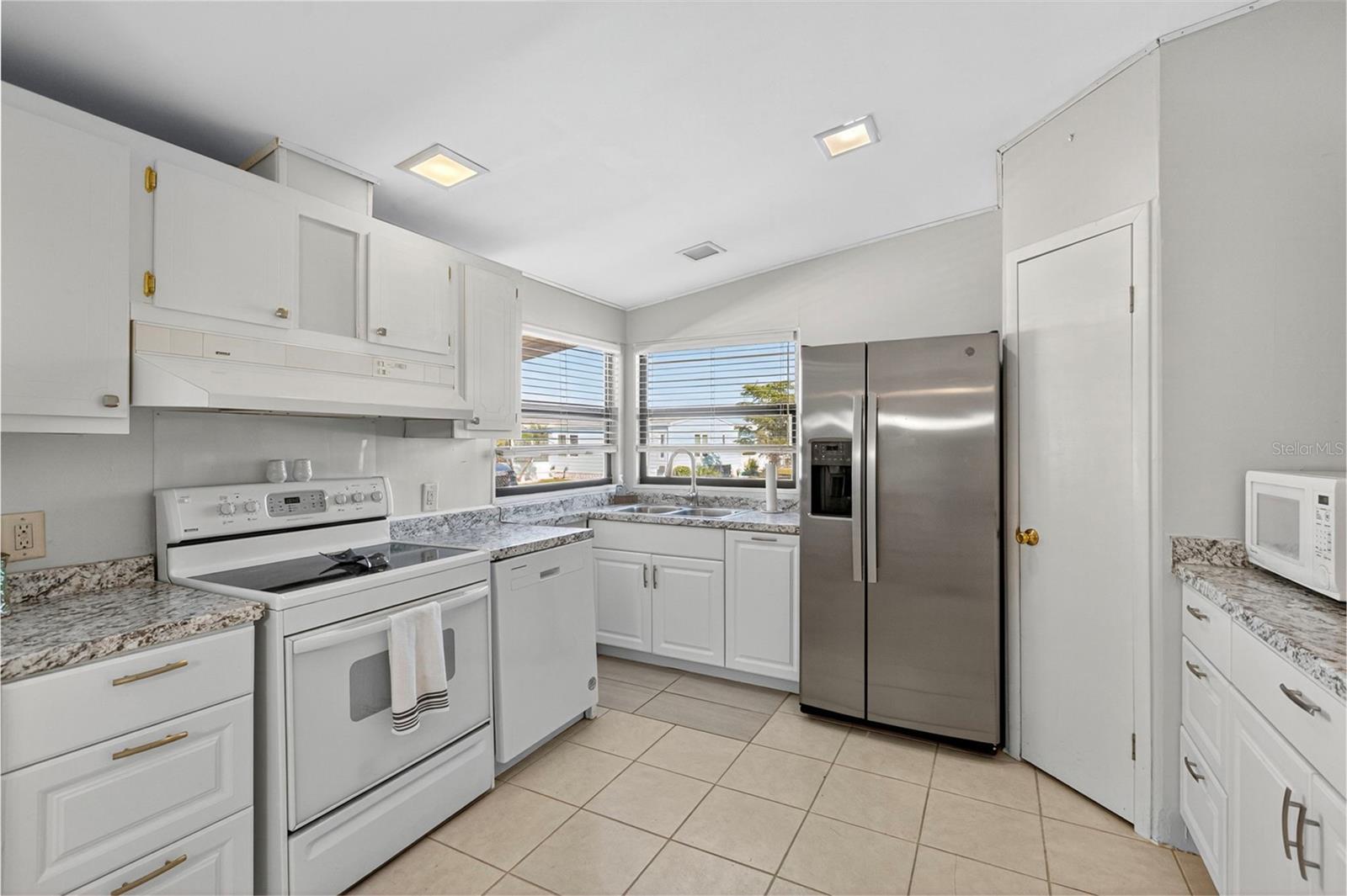 Image 6 of 73 For 521 San Clemente Circle