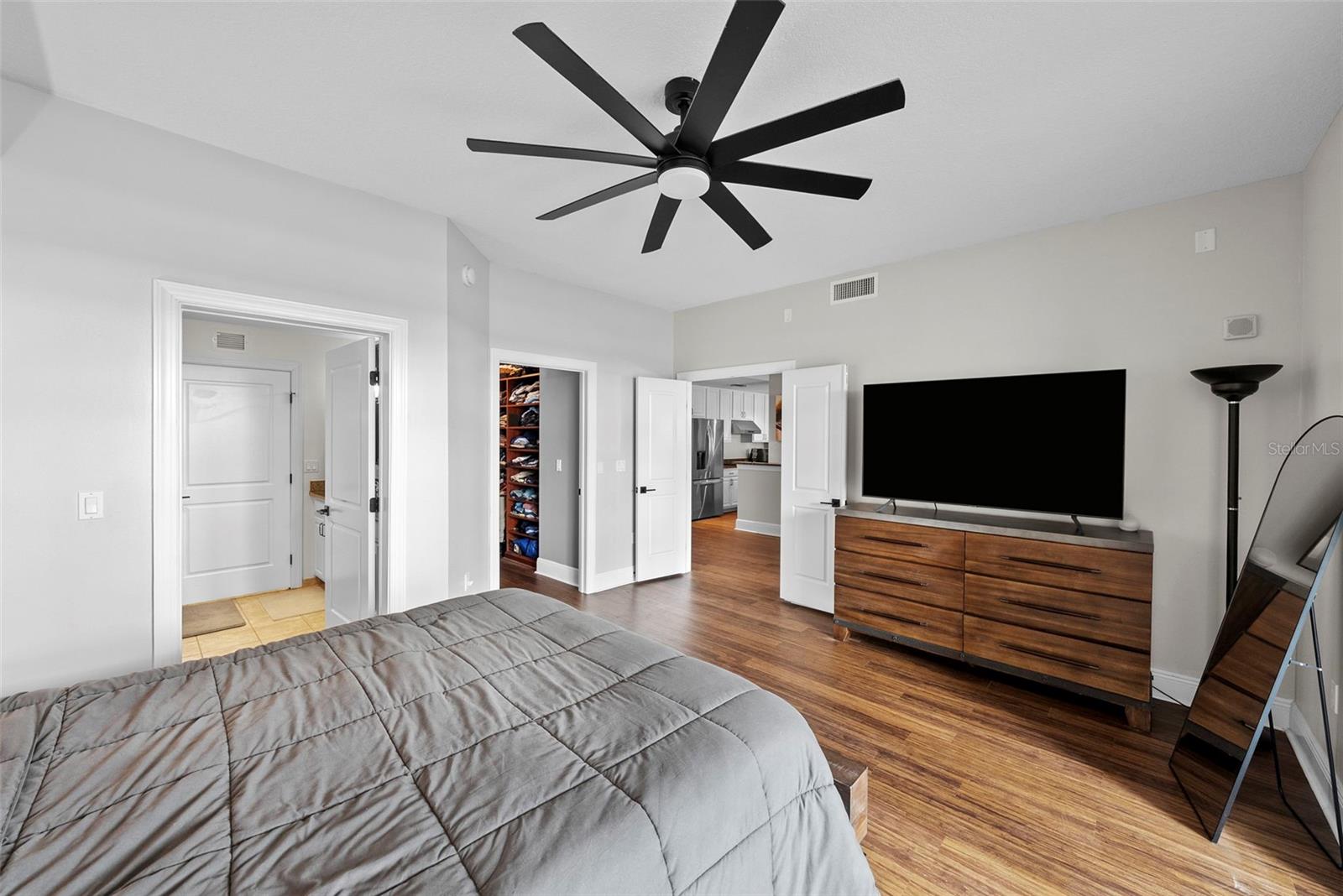 Image 21 of 45 For 1238 Kennedy Boulevard 402