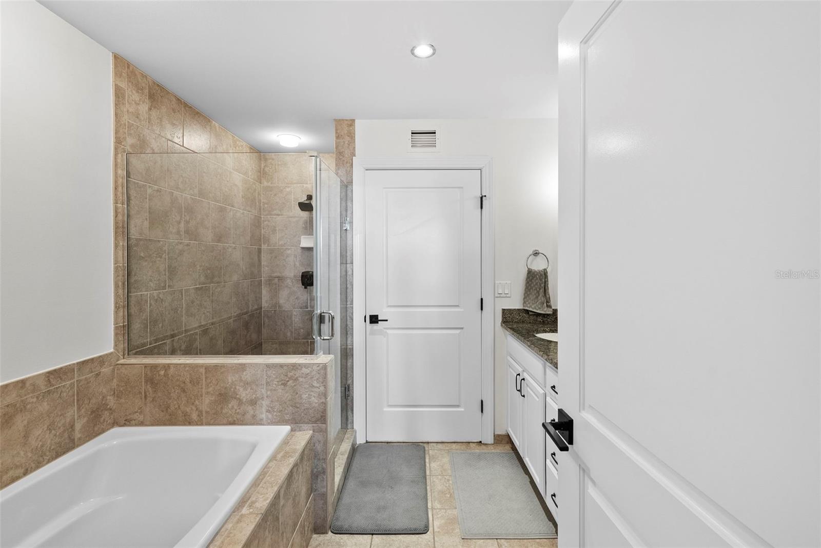 Image 25 of 45 For 1238 Kennedy Boulevard 402