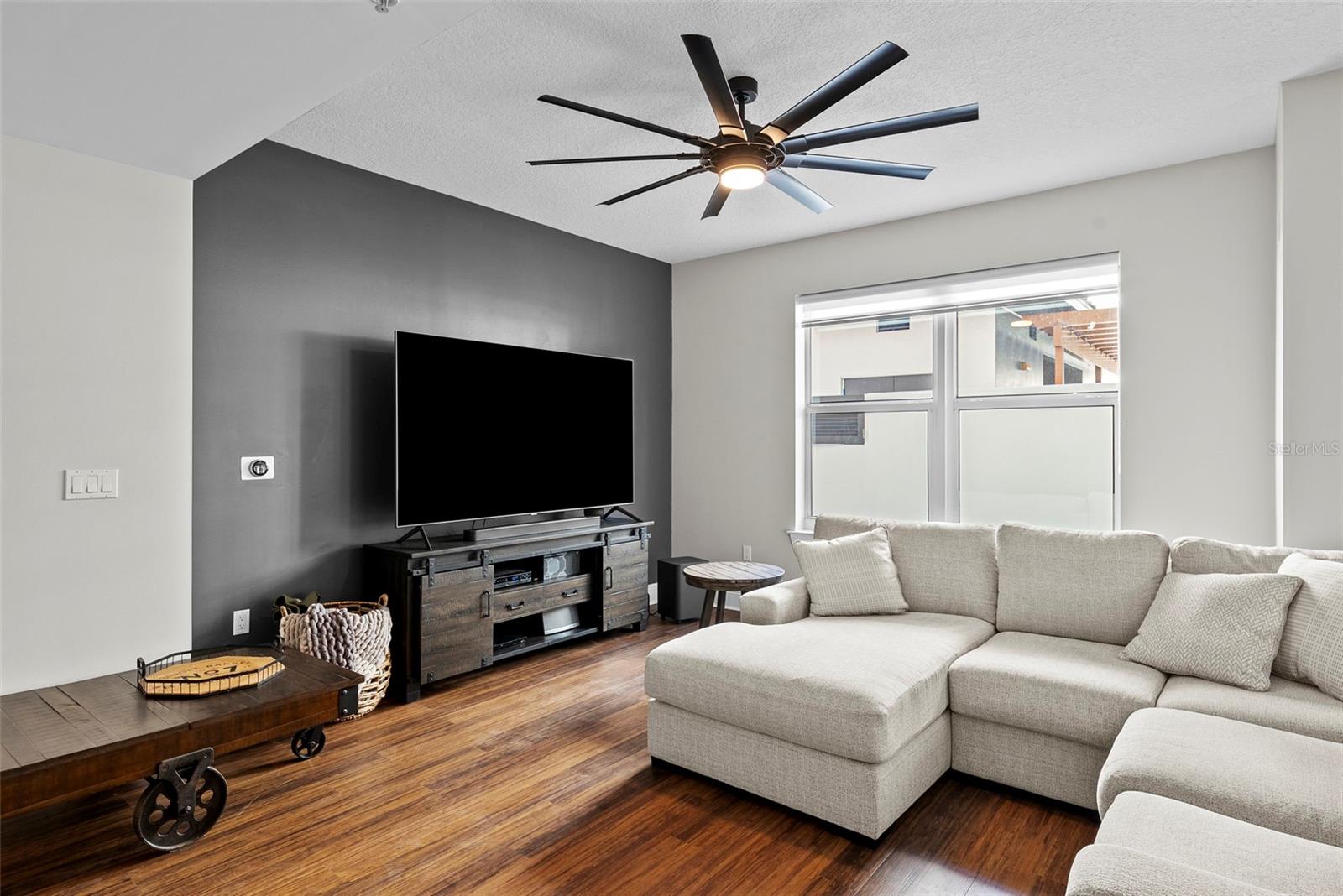 Image 5 of 45 For 1238 Kennedy Boulevard 402