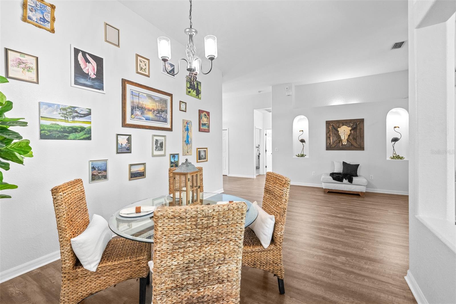 Listing photo id 9 for 12532 Burgess Hill