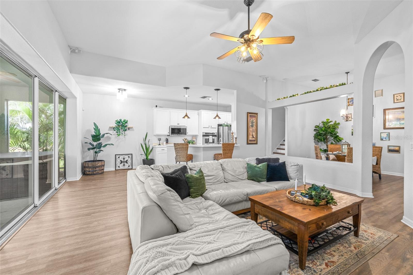Listing photo id 11 for 12532 Burgess Hill