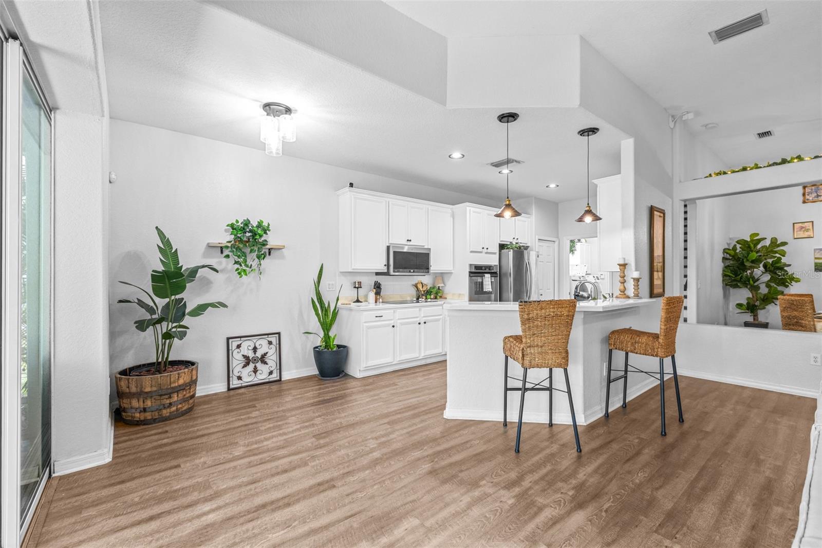 Listing photo id 14 for 12532 Burgess Hill