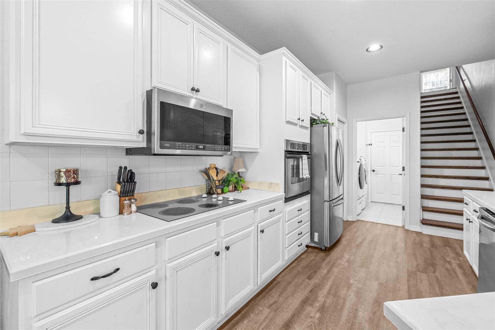 Listing photo id 17 for 12532 Burgess Hill