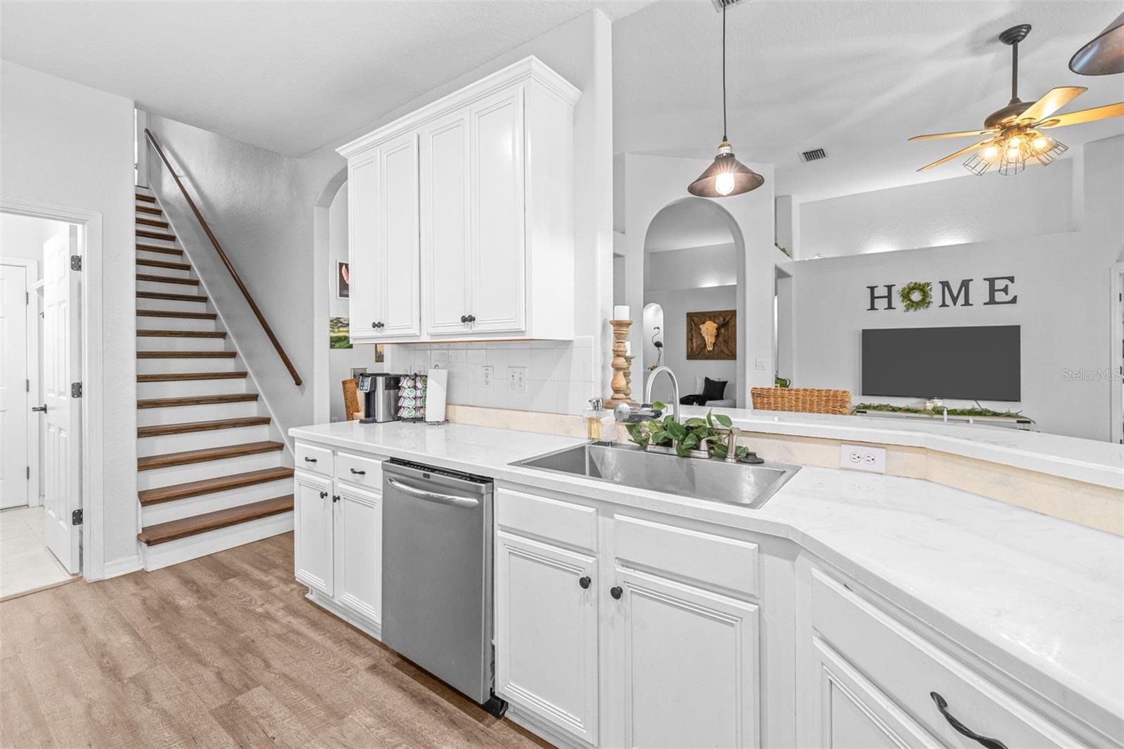 Listing photo id 20 for 12532 Burgess Hill