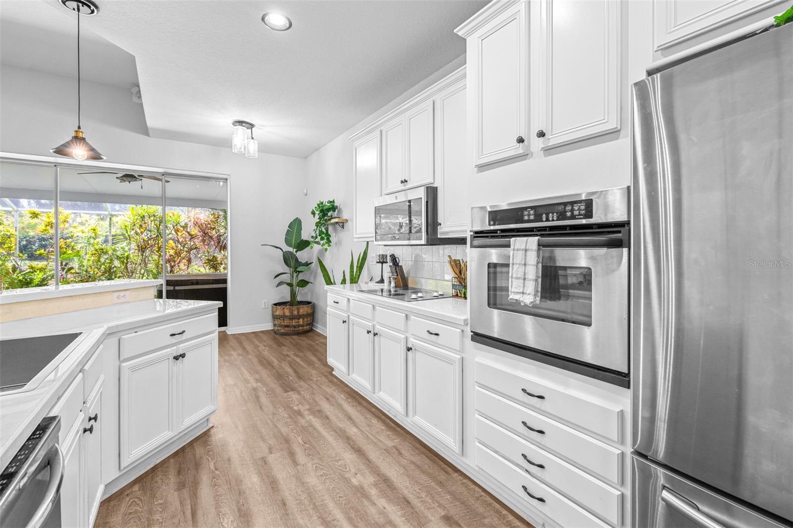 Listing photo id 21 for 12532 Burgess Hill