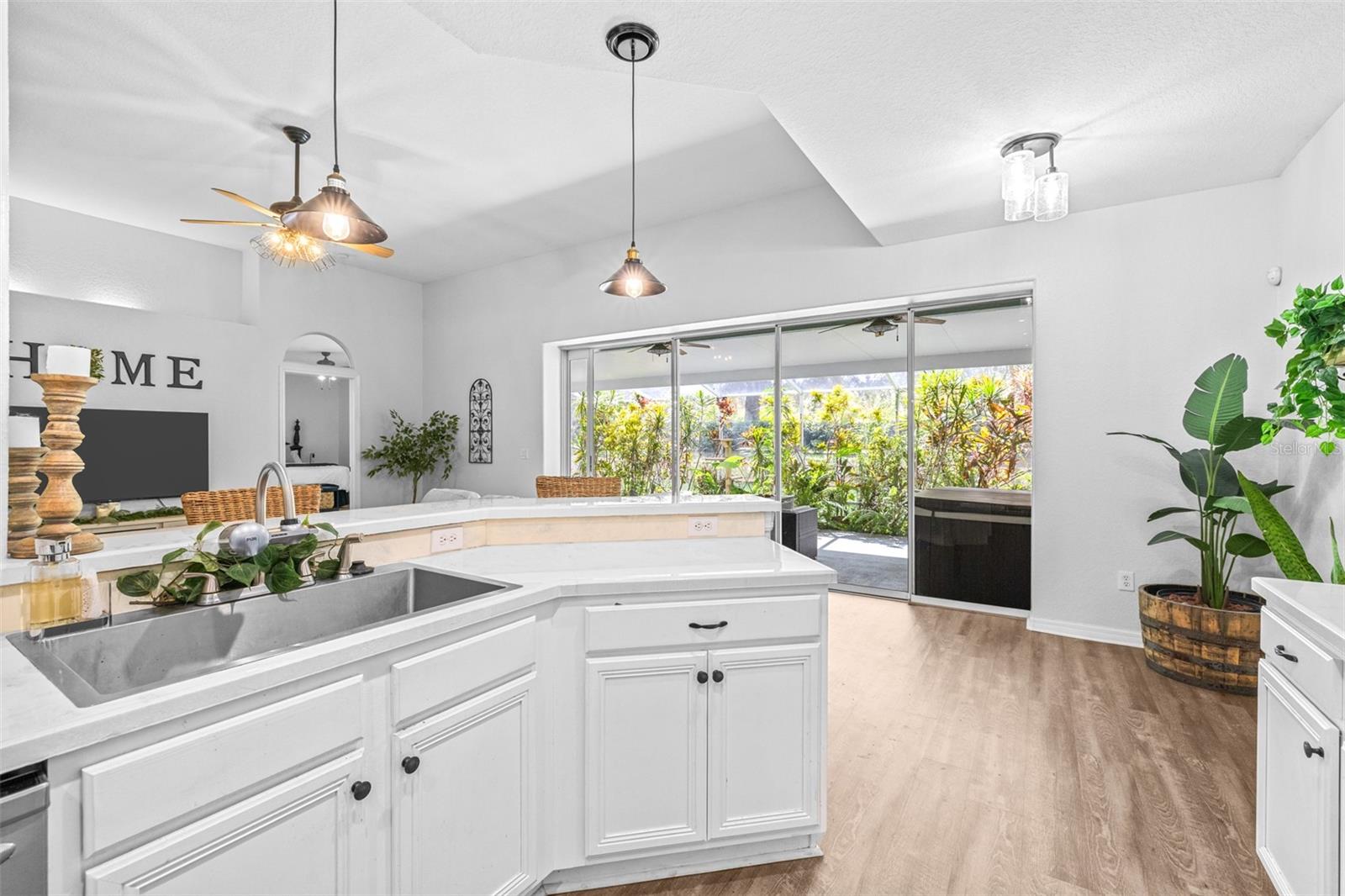 Listing photo id 23 for 12532 Burgess Hill