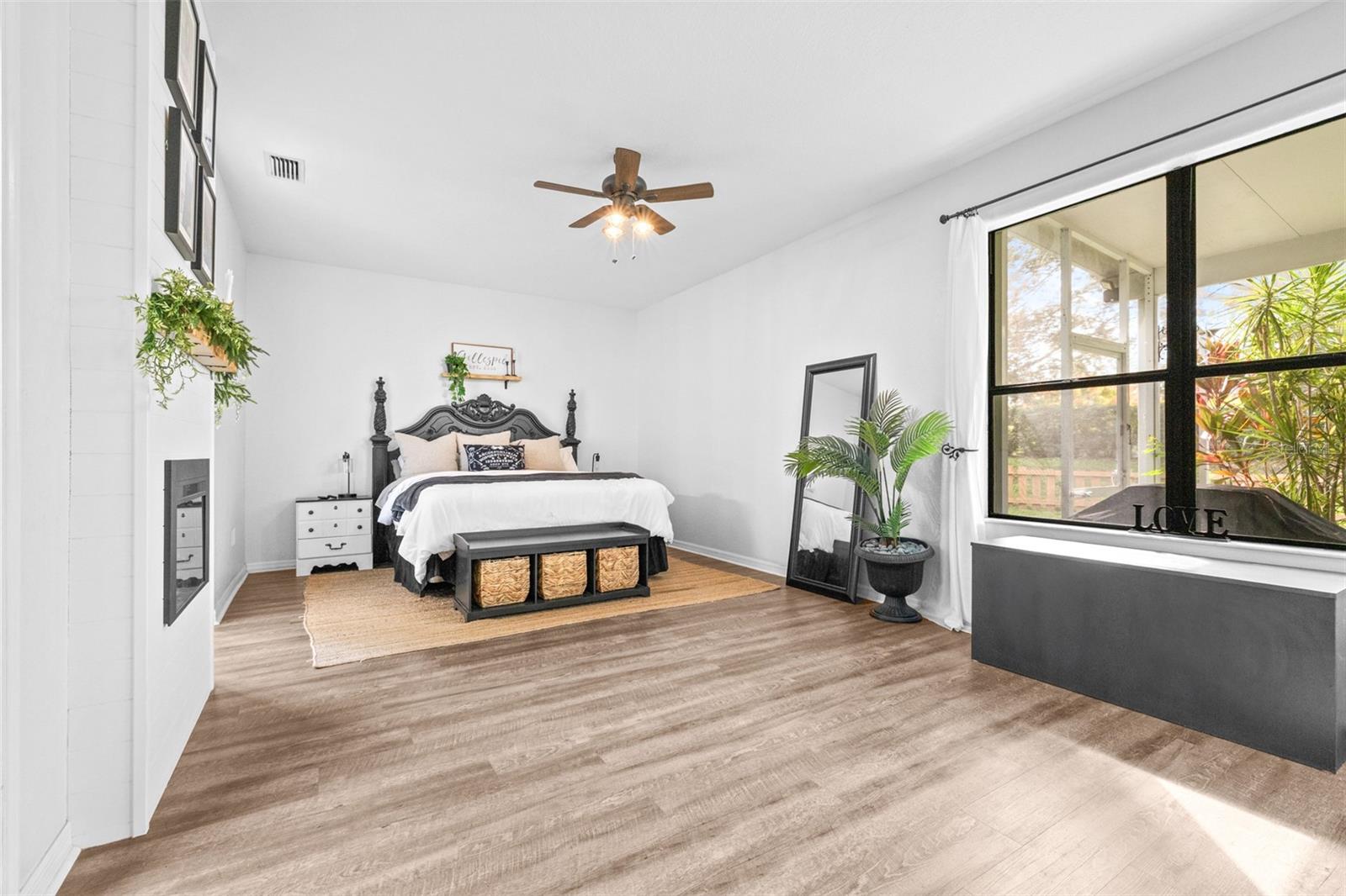 Listing photo id 24 for 12532 Burgess Hill
