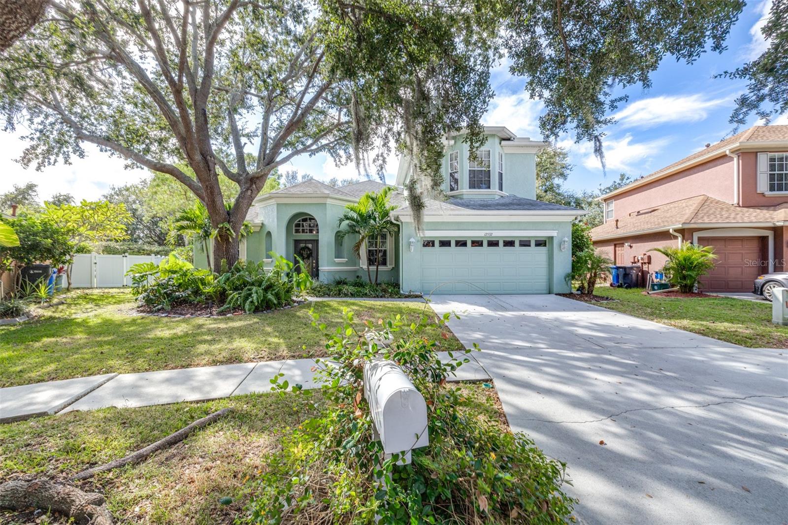 Listing photo id 1 for 12532 Burgess Hill