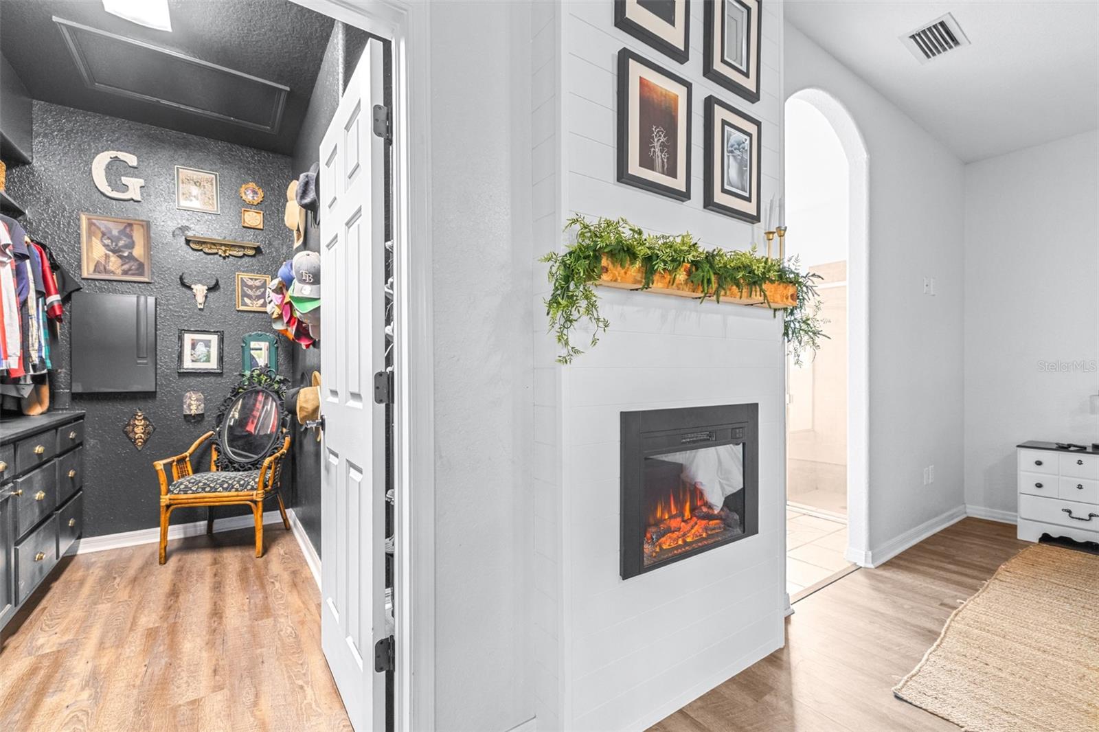 Listing photo id 28 for 12532 Burgess Hill