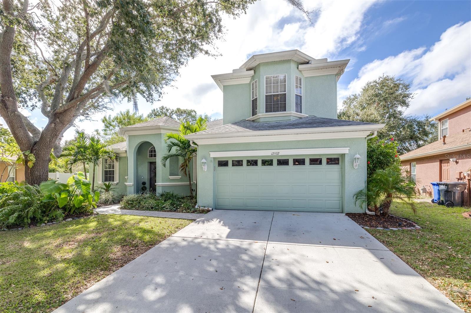 Listing photo id 2 for 12532 Burgess Hill