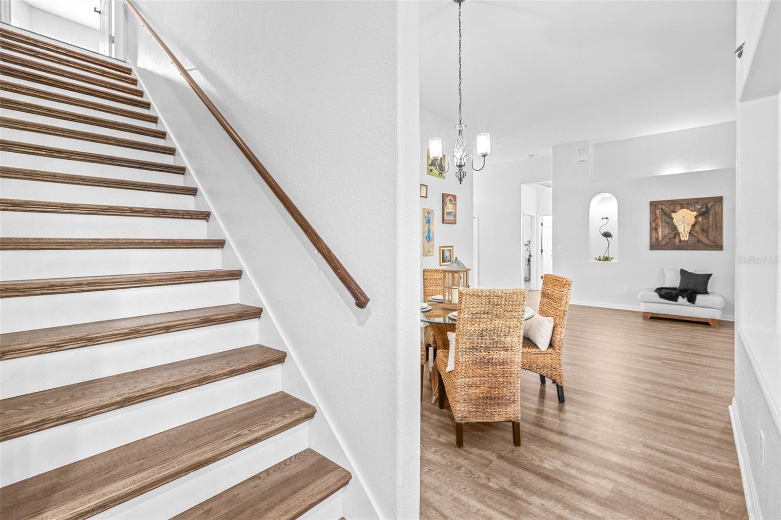 Listing photo id 40 for 12532 Burgess Hill