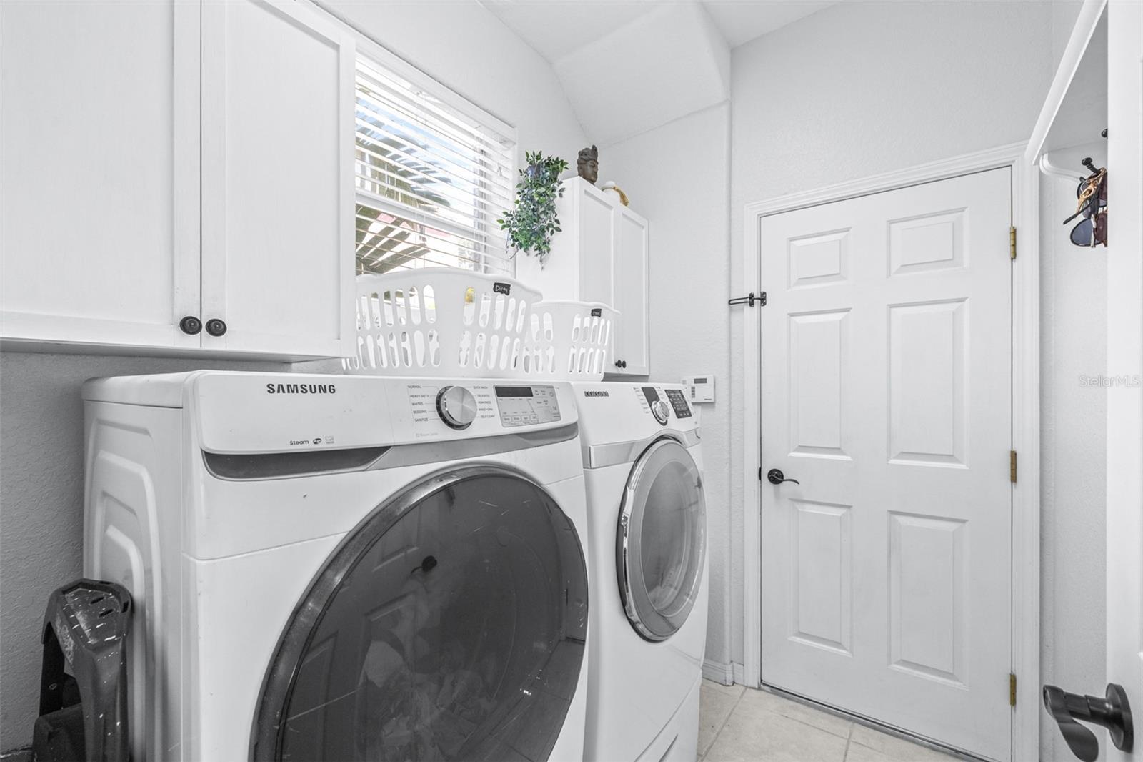 Listing photo id 45 for 12532 Burgess Hill