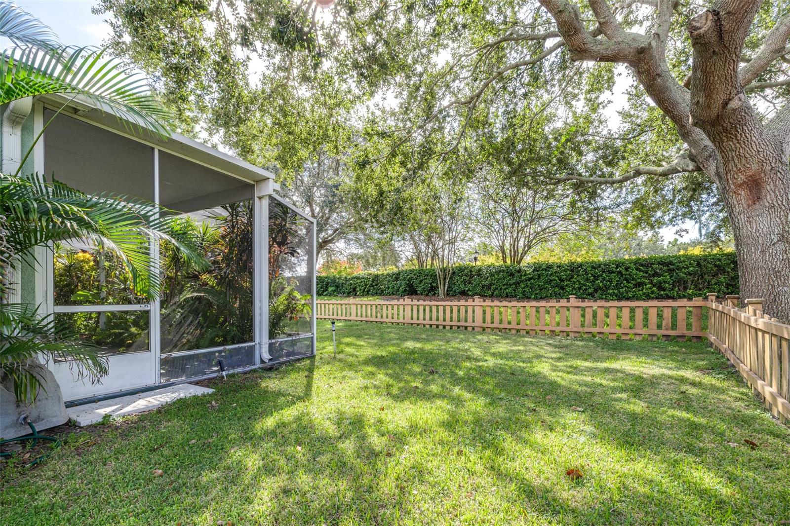 Listing photo id 51 for 12532 Burgess Hill