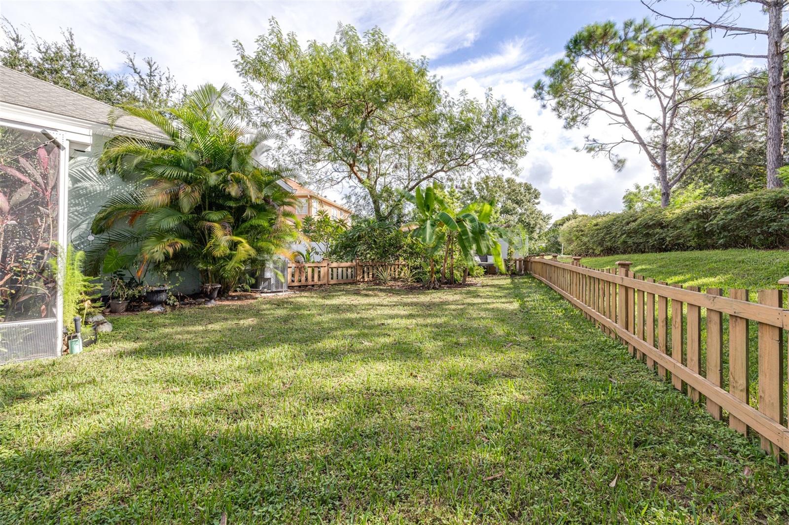 Listing photo id 54 for 12532 Burgess Hill