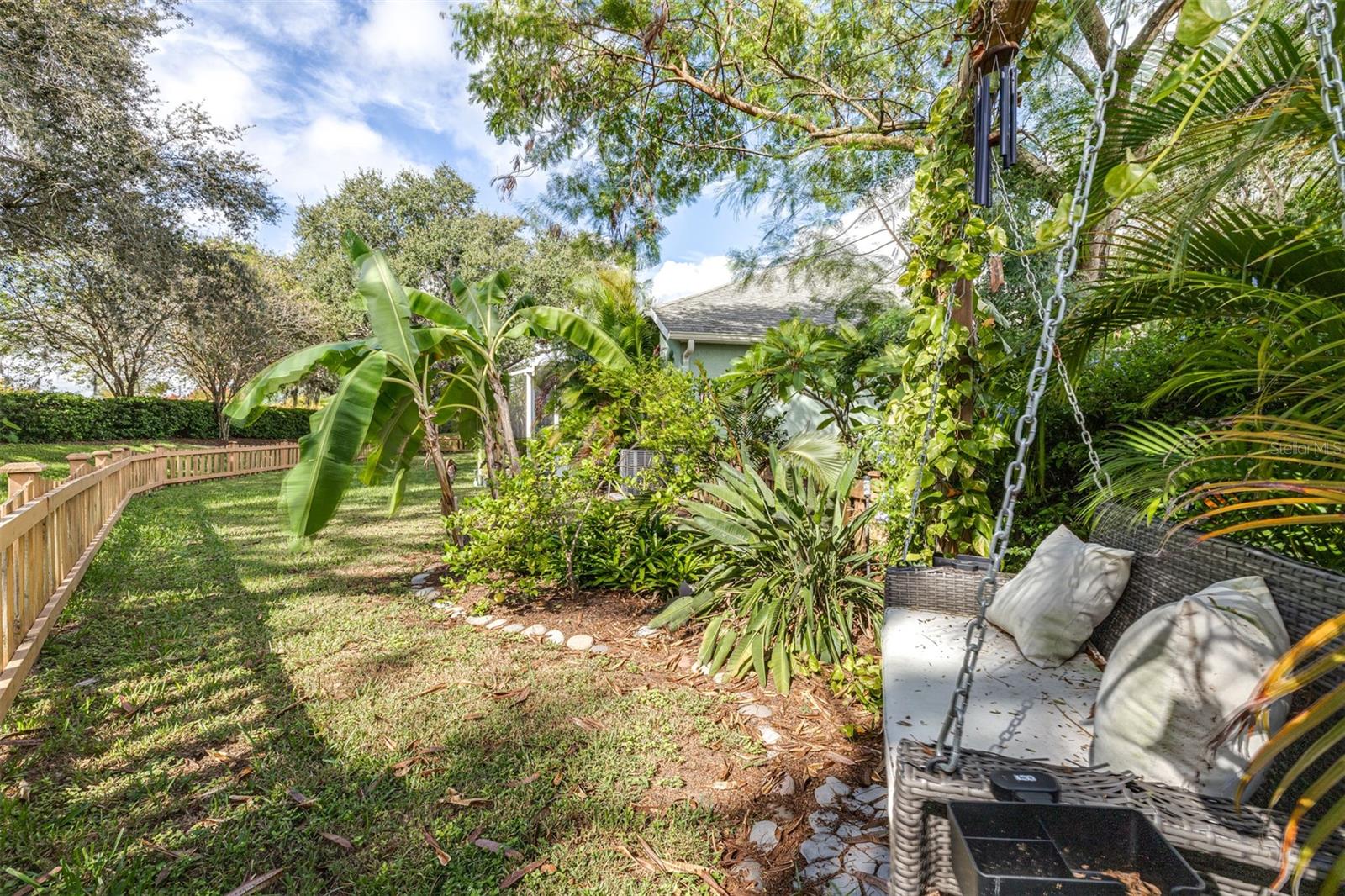 Listing photo id 56 for 12532 Burgess Hill