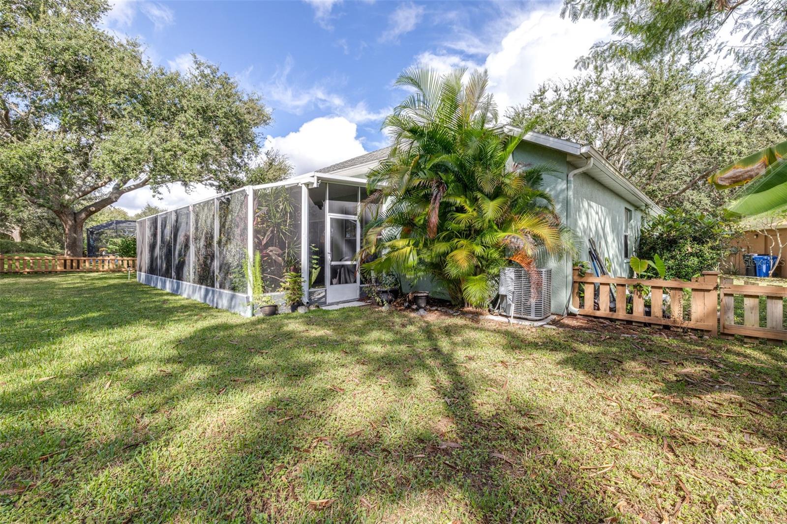Listing photo id 57 for 12532 Burgess Hill