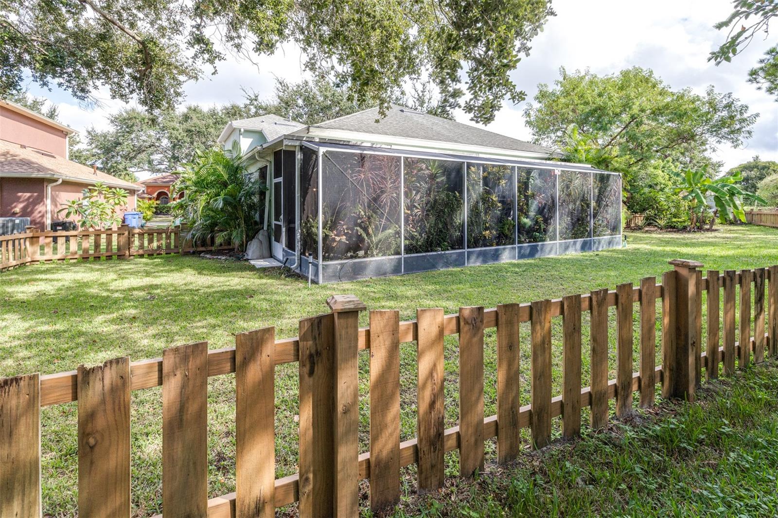 Listing photo id 60 for 12532 Burgess Hill