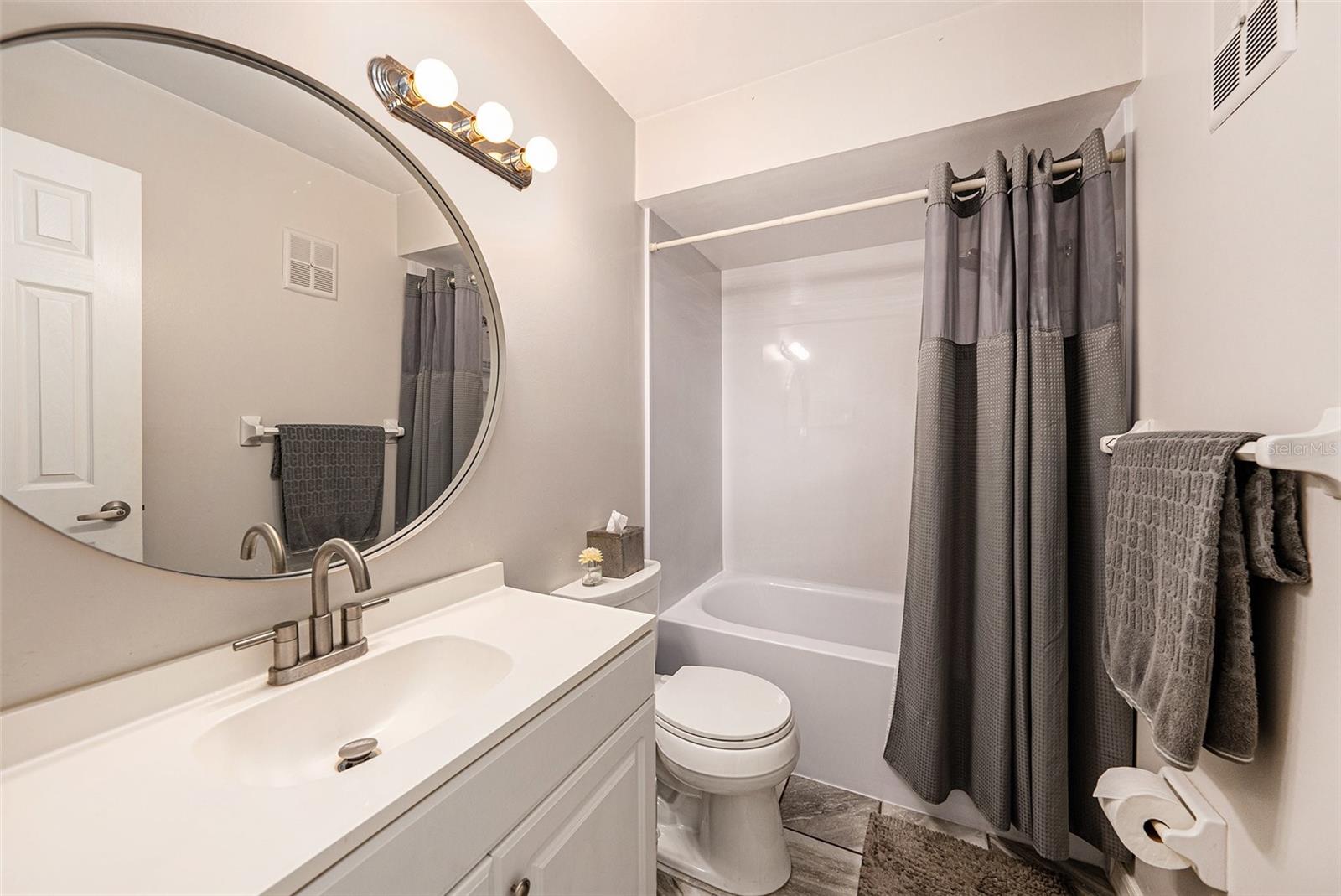 Image 19 of 29 For 9521 86th Avenue 9521