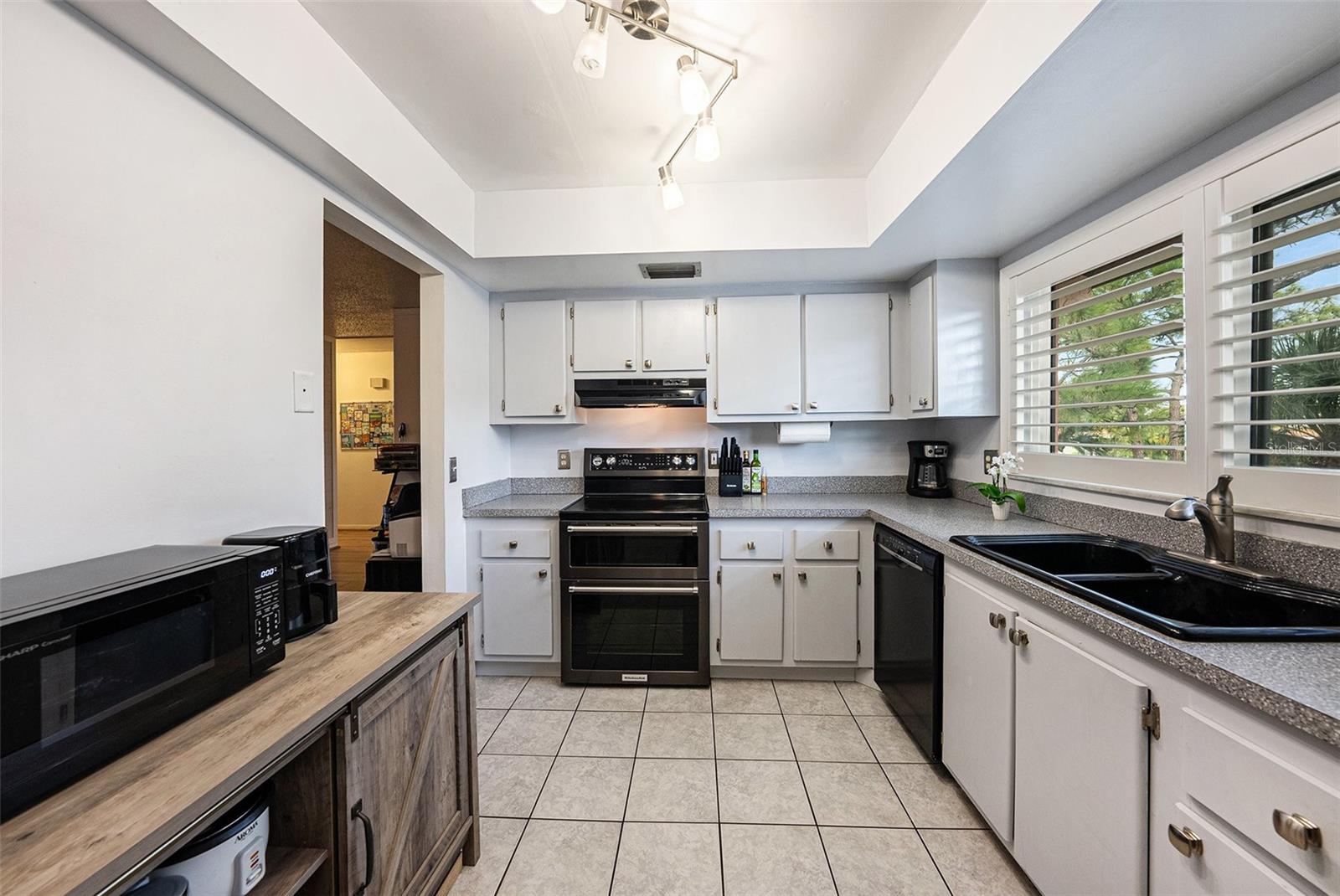 Image 8 of 29 For 9521 86th Avenue 9521