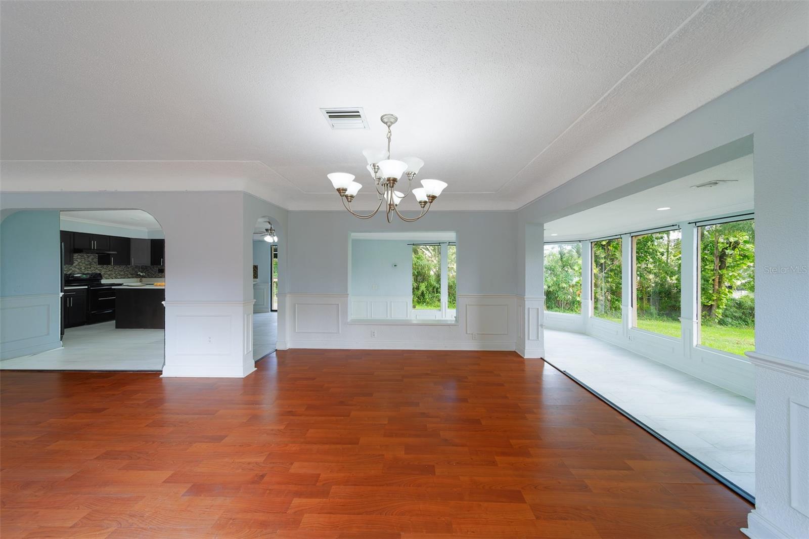 Image 11 of 43 For 703 Sligh Avenue