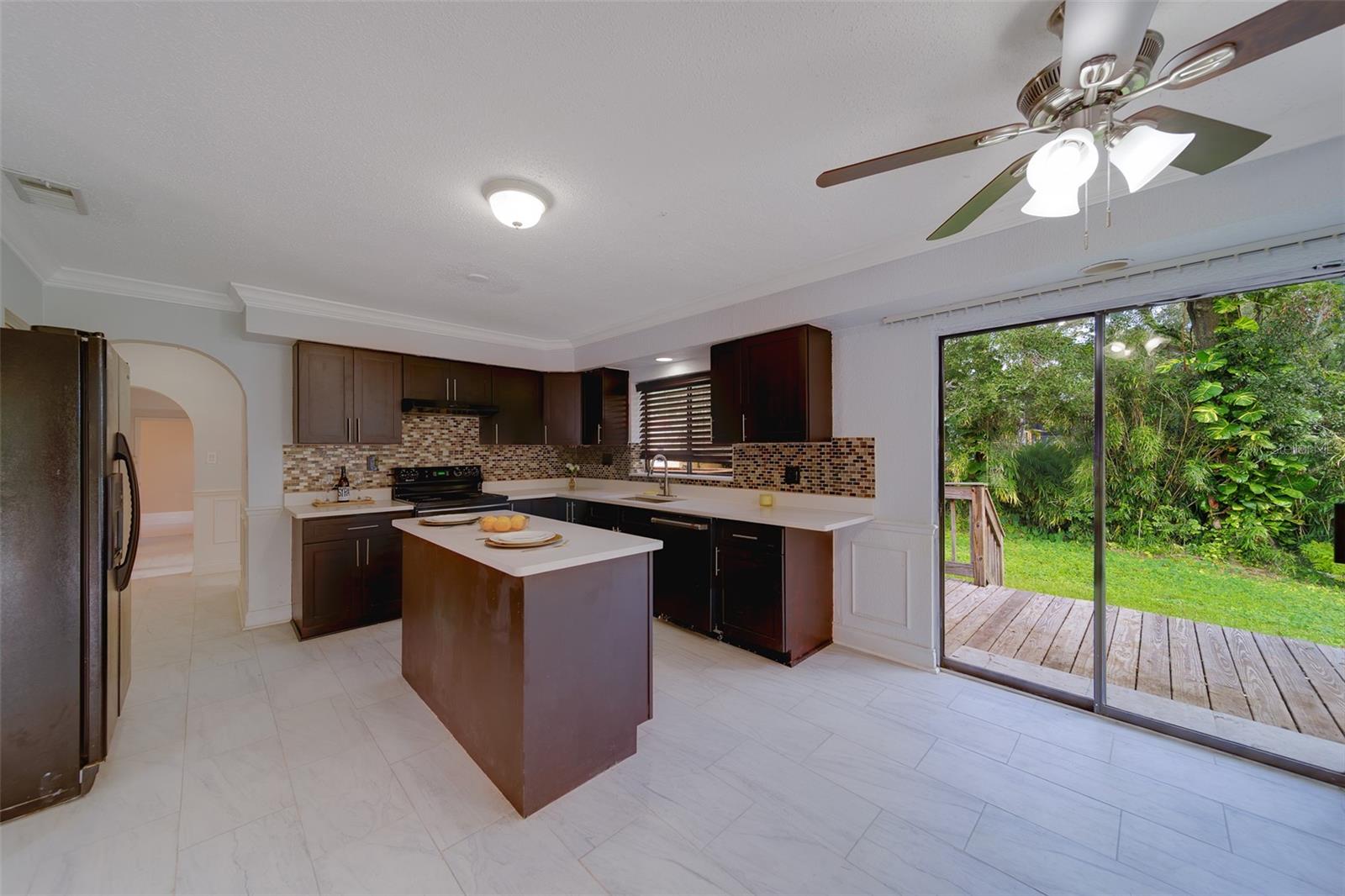 Image 18 of 43 For 703 Sligh Avenue