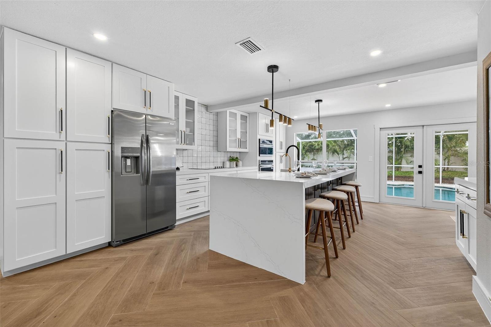 Image 13 of 41 For 3927 Helena Street Ne