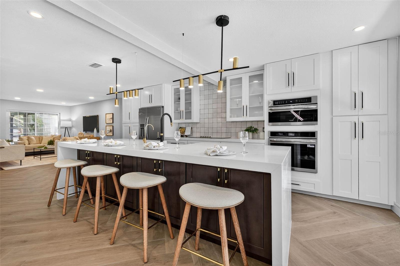 Image 20 of 41 For 3927 Helena Street Ne