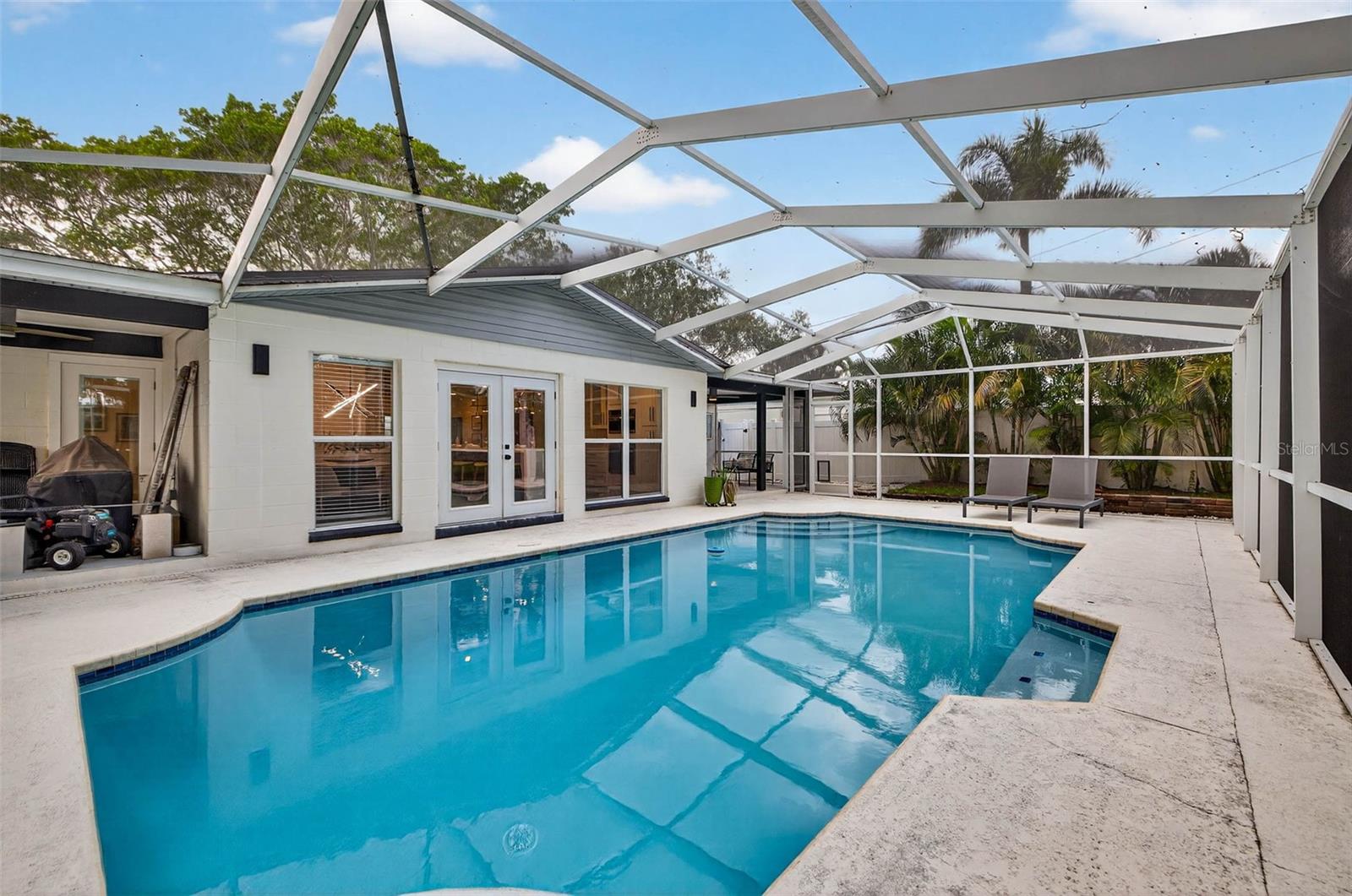 Image 32 of 41 For 3927 Helena Street Ne