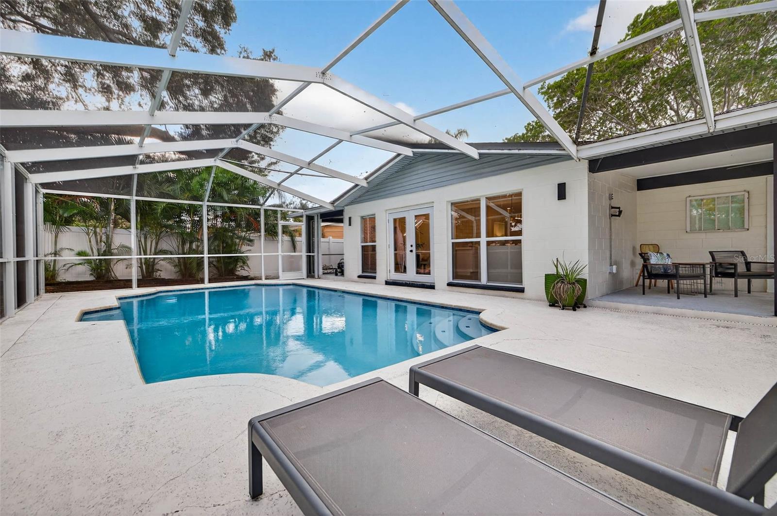 Image 34 of 41 For 3927 Helena Street Ne