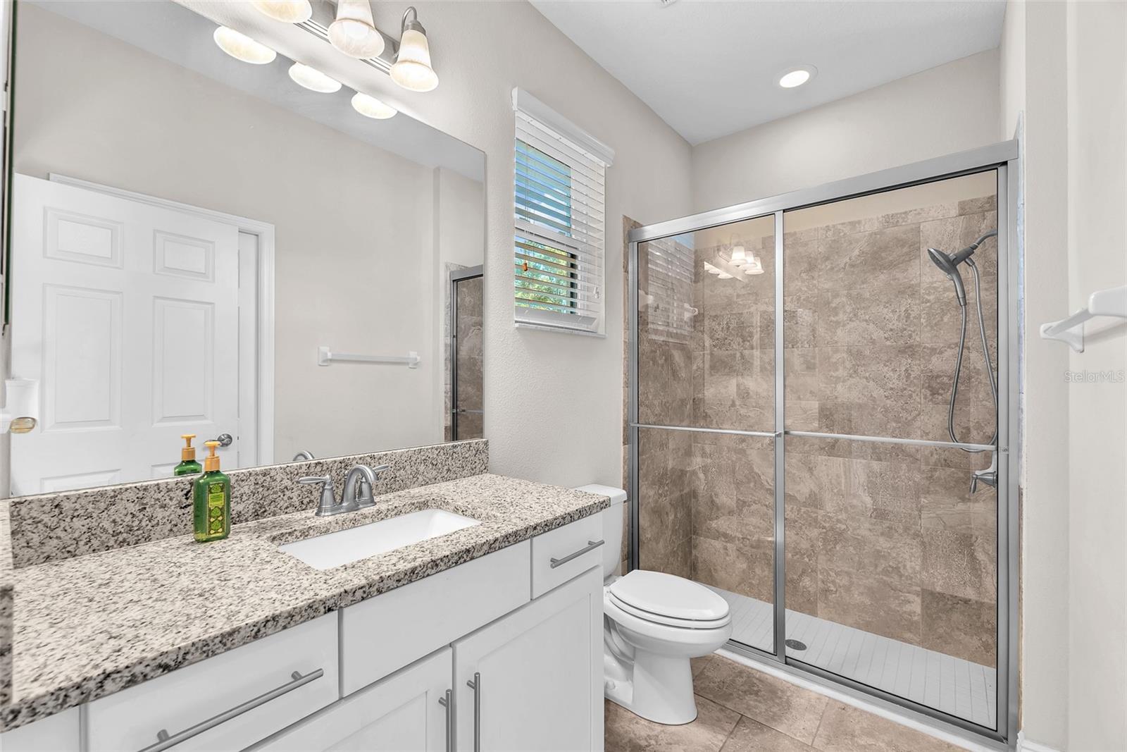 Image 18 of 42 For 13207 Sunset Shore Circle