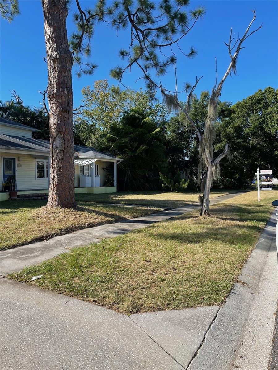 Image 3 of 13 For 1730 Michigan Avenue Ne