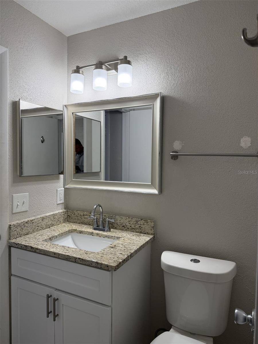 Image 10 of 18 For 409 Robles Street