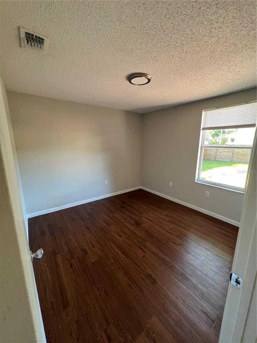 Image 11 of 18 For 409 Robles Street