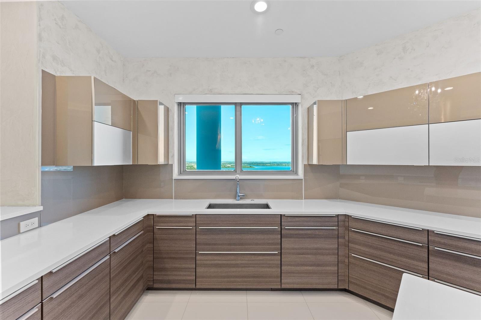 Image 18 of 68 For 1209 Cumberland Avenue 2802