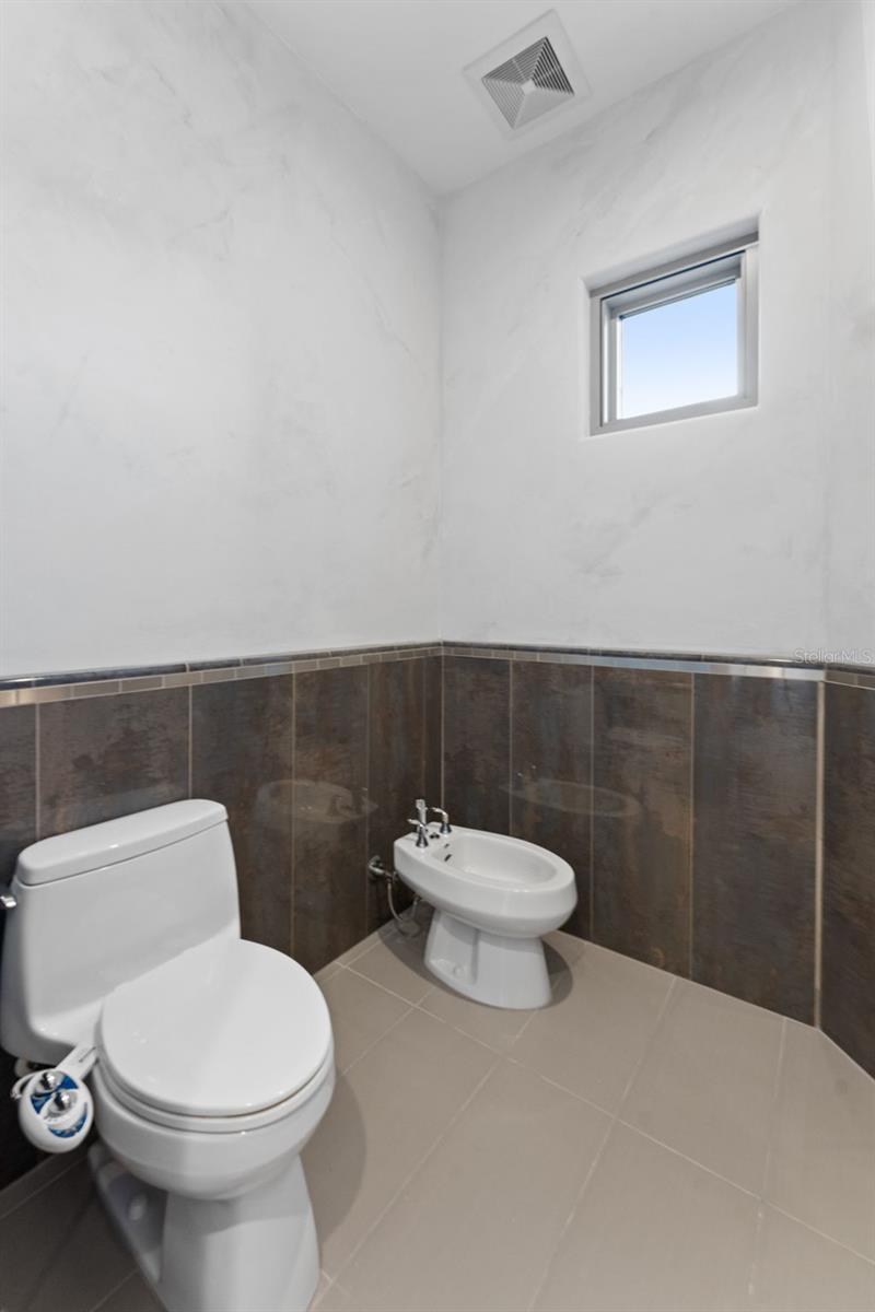 Image 35 of 68 For 1209 Cumberland Avenue 2802