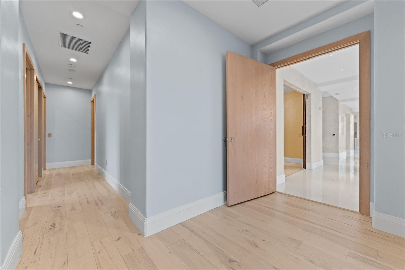 Image 37 of 68 For 1209 Cumberland Avenue 2802