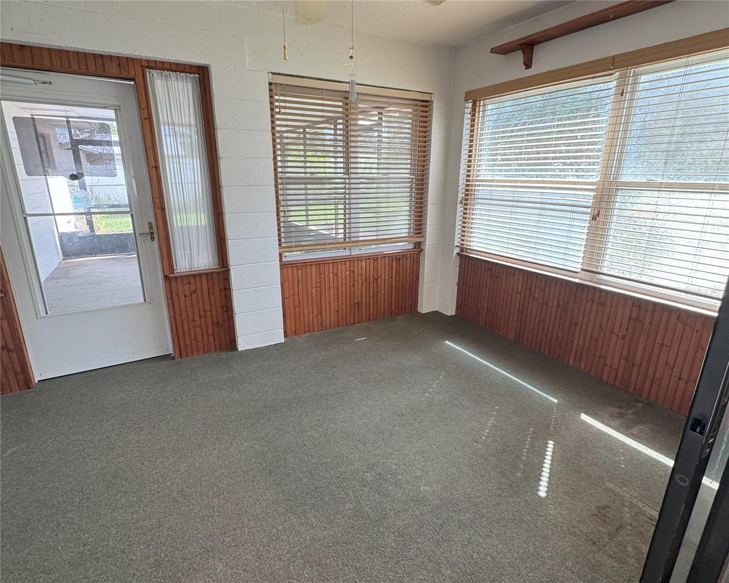 Image 10 of 34 For 37116 Nicole Avenue