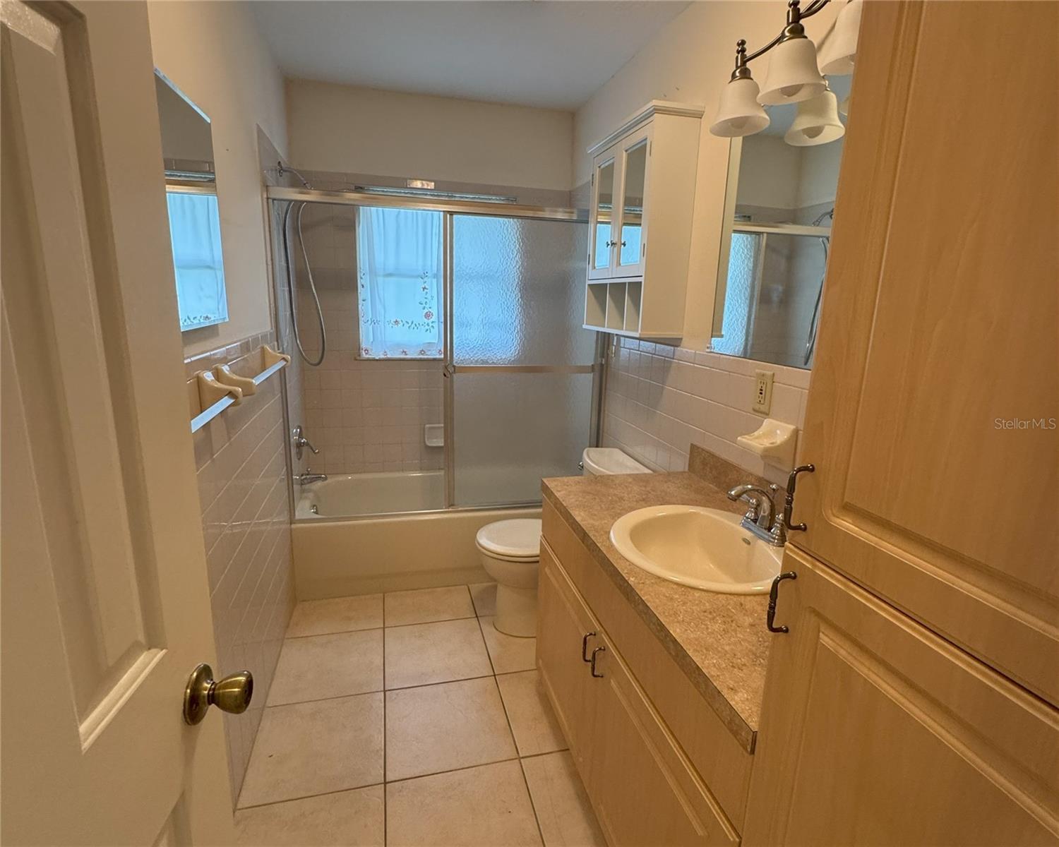 Image 15 of 34 For 37116 Nicole Avenue