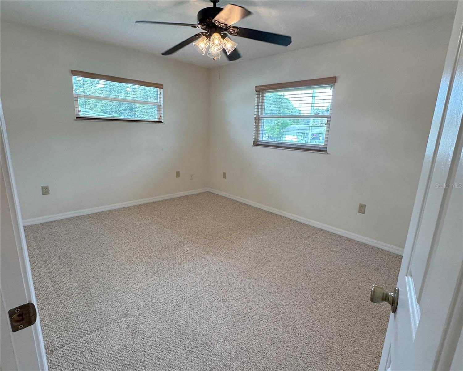 Image 16 of 34 For 37116 Nicole Avenue