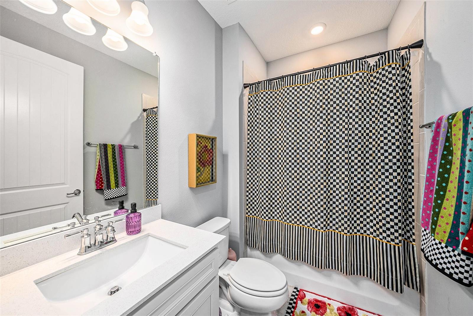 Image 17 of 30 For 19865 Sea Glass Circle