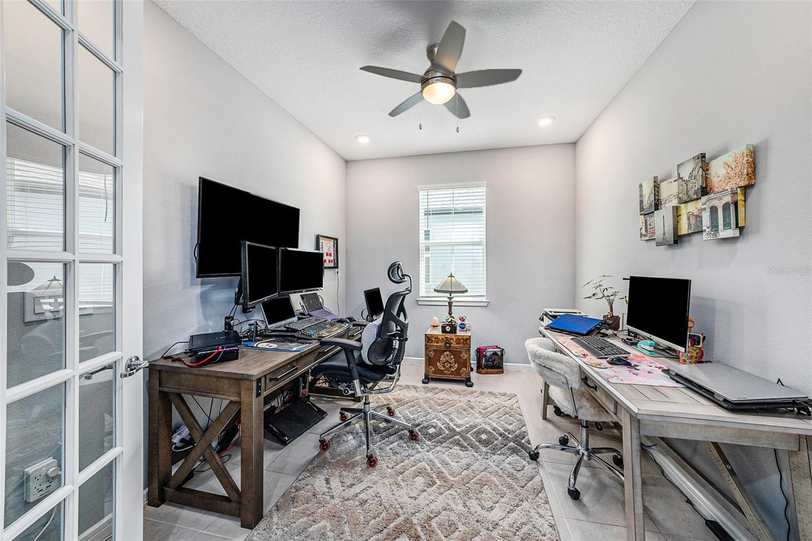 Image 18 of 30 For 19865 Sea Glass Circle