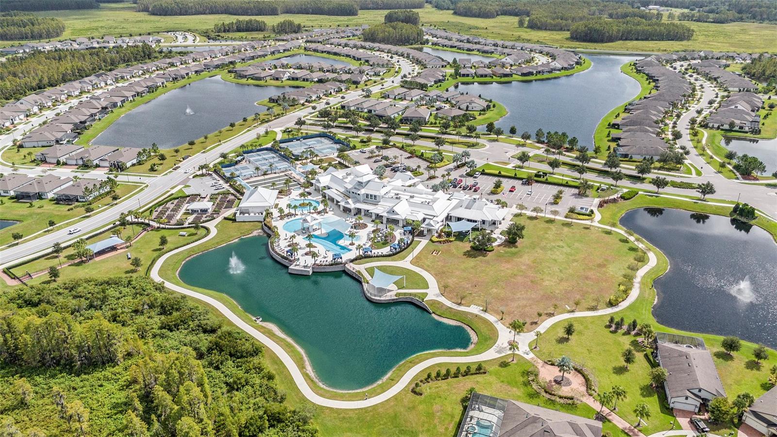 Image 27 of 30 For 19865 Sea Glass Circle