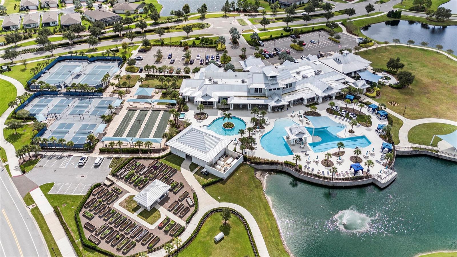 Image 28 of 30 For 19865 Sea Glass Circle