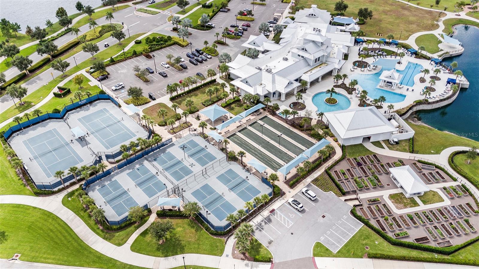 Image 29 of 30 For 19865 Sea Glass Circle