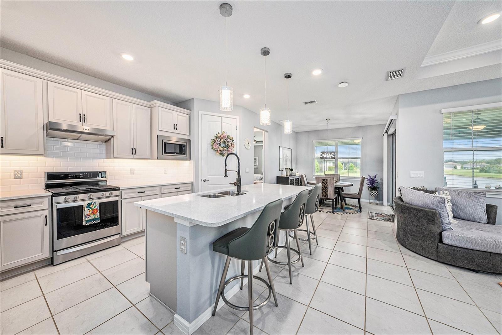 Image 9 of 30 For 19865 Sea Glass Circle