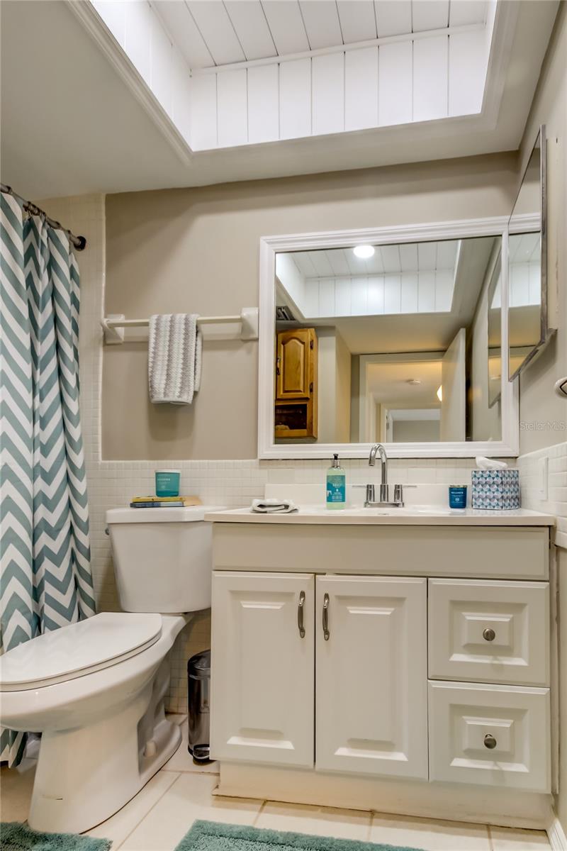 Image 30 of 62 For 1221 Drew Street E11